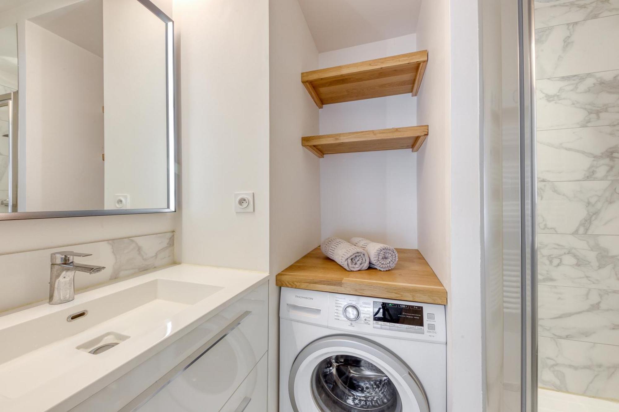 La Perle Blanche- Chic- Metro L1 Appartement